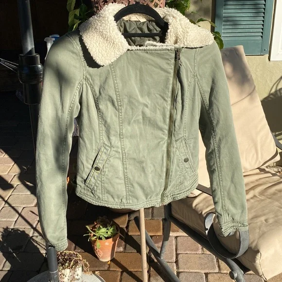 Hollister Jacket - Picture 3 of 8